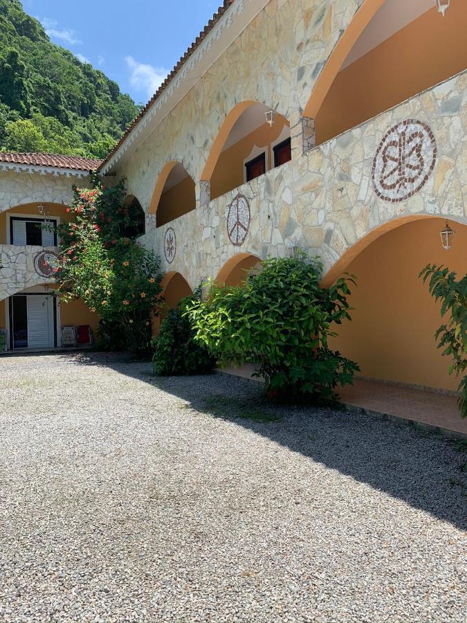 Pousada Casa De Pedra Boicucanga Luaran gambar